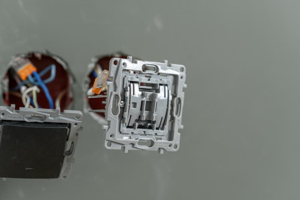 Kısa Devre Nedir, Nasıl Oluşur?